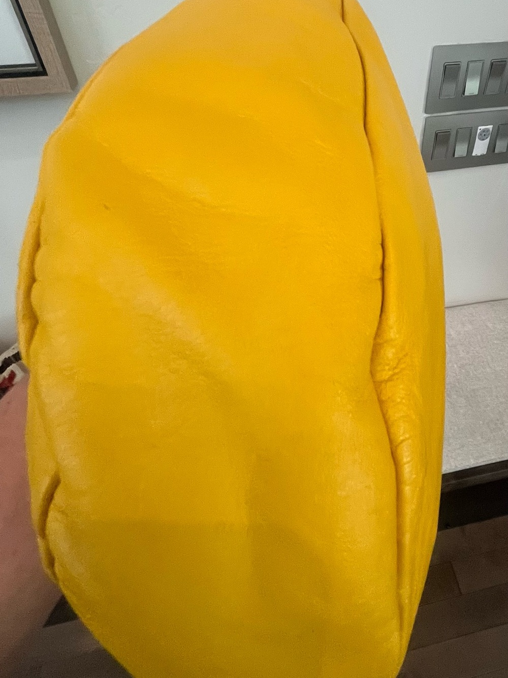 Jimmy Choo Sky Bangle Hobo bag Yellow - Picture 6 of 7
